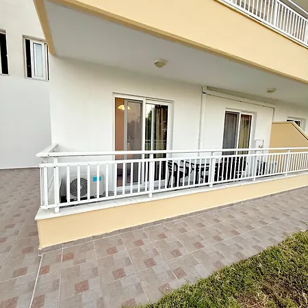 アパートホテル Dorothea - Self-catering Koskinou
