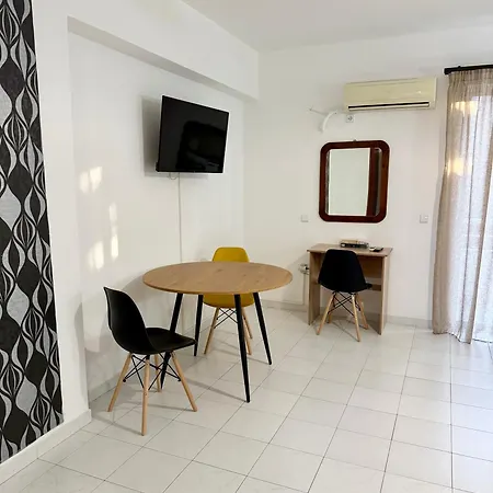 Dorothea - Self-catering מלון דירות